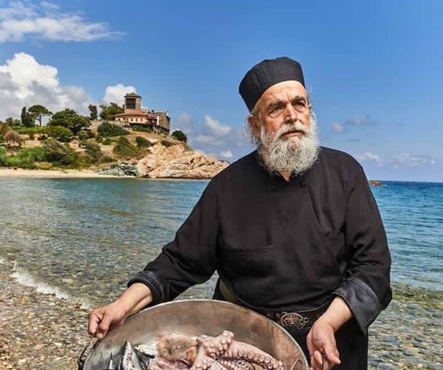 Ο μοναχός ως μειδιών παραστάτης